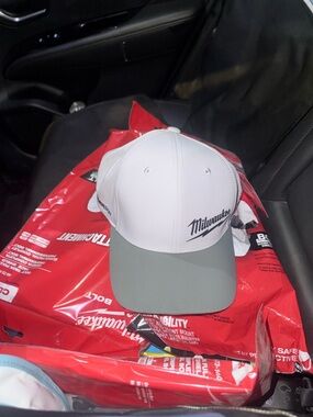 Milwaukee Men's White and Gray Logo Baseball Cap